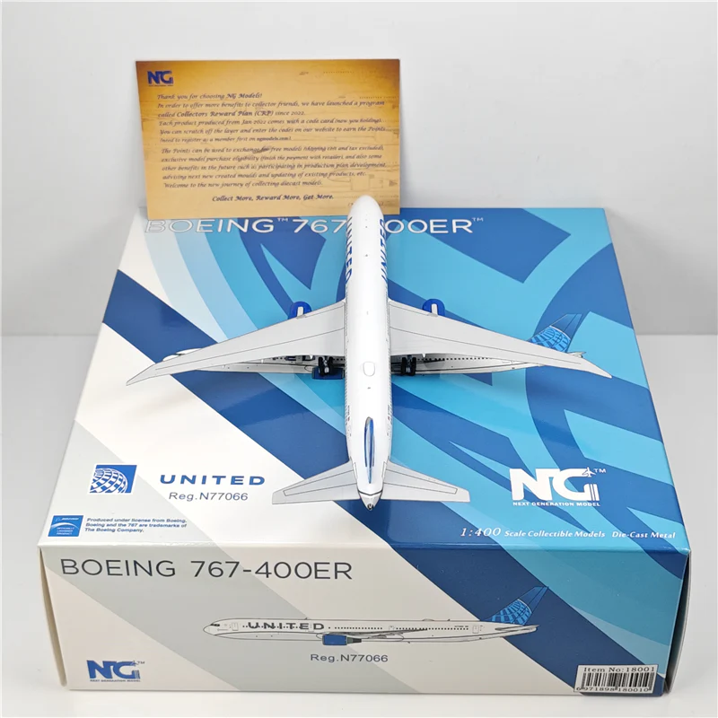 United Airlines Boeing B767-400ER N77066 Airplane Model (1:400 Scale) - Image 11